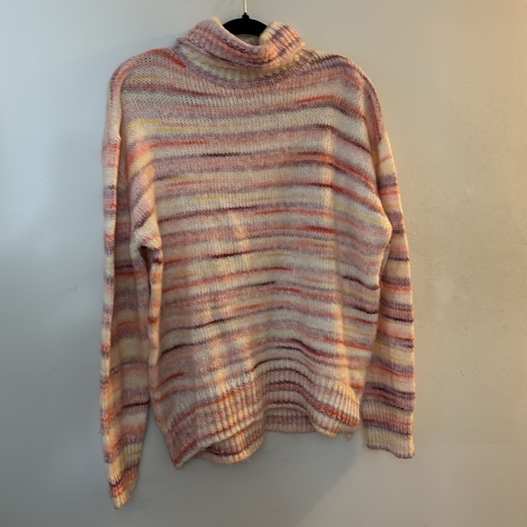 NWOT MULTIPLE COLOUR TURTLENECK - Picture 2 of 11